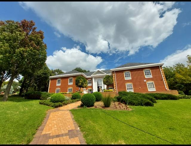 199M² OFFICE TO LET IN BRYANSTON